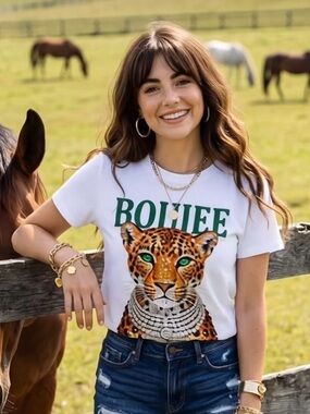 White Short-Sleeve Leopard Graphic Tee with Green Accents XL